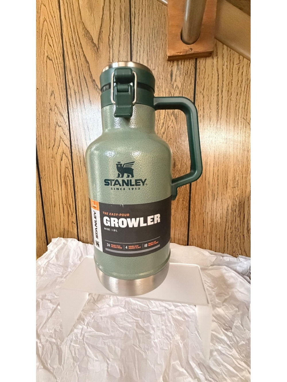 Stanley Classic Vacuum Insulated Growler 64 oz Green